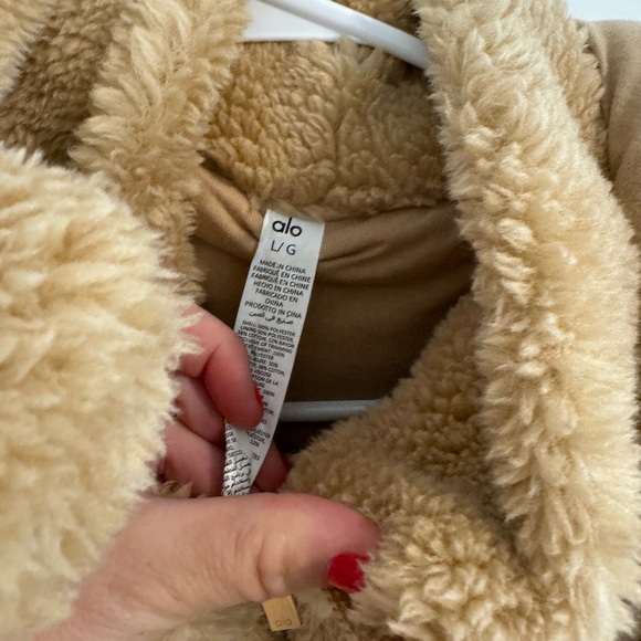 Alo Foxy Sherpa Jacket Size Large - Tan - Picture 3 of 9